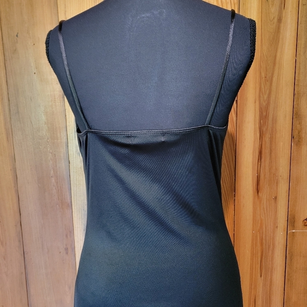 Elegant Black Satin Dress - Picture 4 of 10